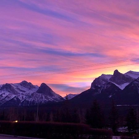 Beautiful Newly Reno 2Bdm 2 Bth Sleep Up To 6 Adults & Kids Mountain View Townhouse Suite Canmore Exterior photo