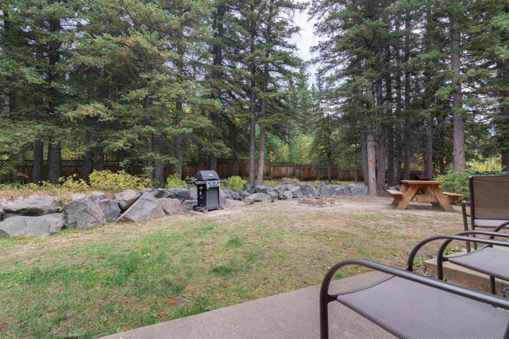 Beautiful Newly Reno 2Bdm 2 Bth Sleep Up To 6 Adults & Kids Mountain View Townhouse Suite Canmore Exterior photo
