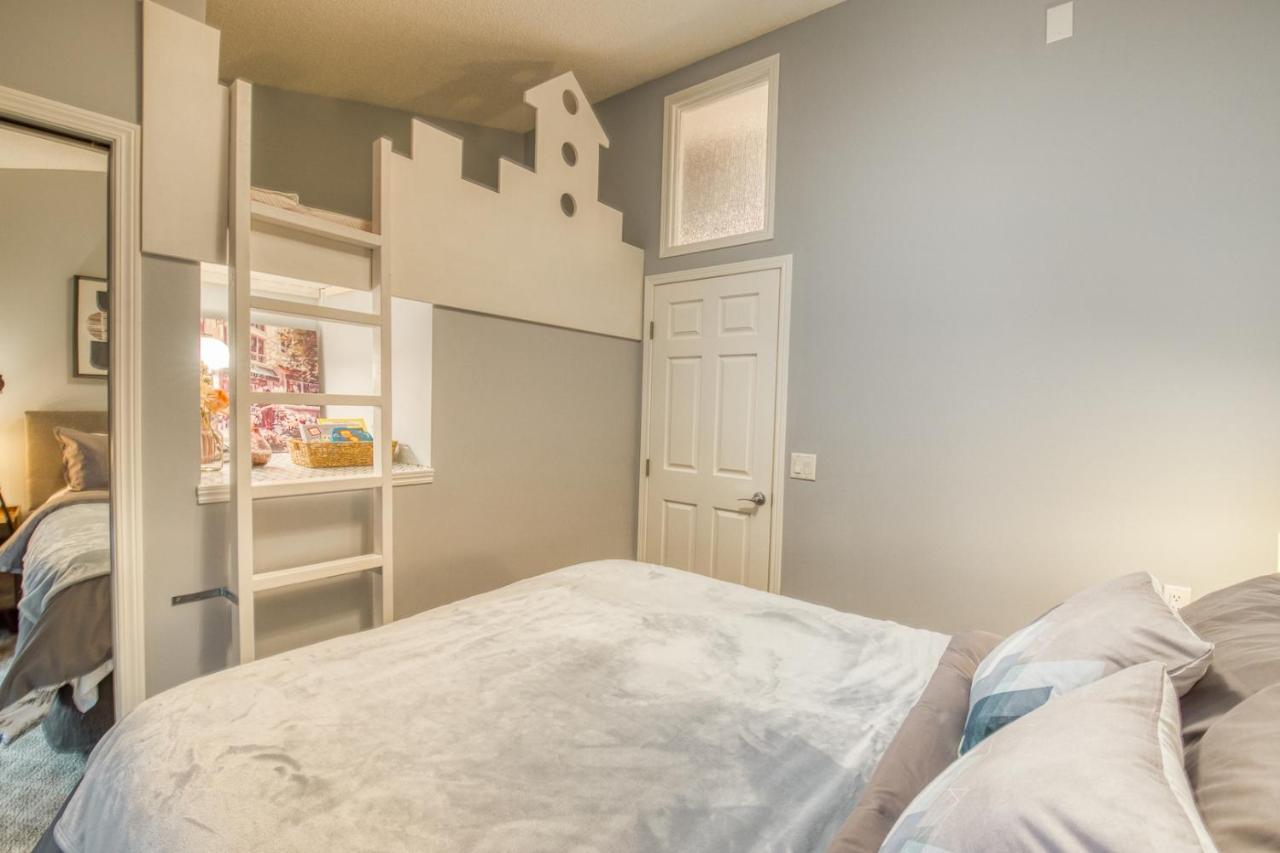 Beautiful Newly Reno 2Bdm 2 Bth Sleep Up To 6 Adults & Kids Mountain View Townhouse Suite Canmore Exterior photo