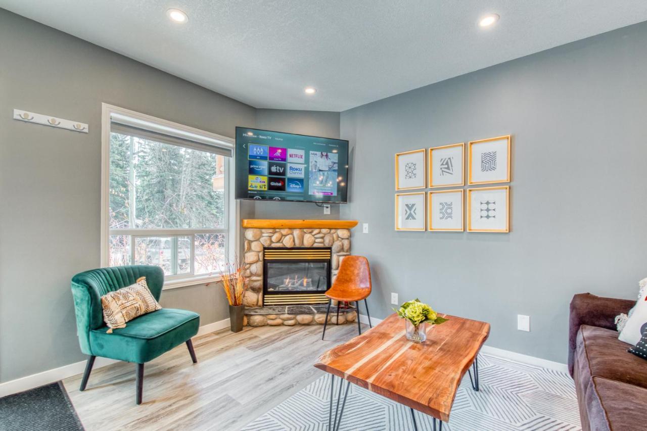 Beautiful Newly Reno 2Bdm 2 Bth Sleep Up To 6 Adults & Kids Mountain View Townhouse Suite Canmore Exterior photo