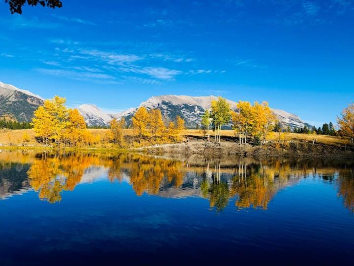 Beautiful Newly Reno 2Bdm 2 Bth Sleep Up To 6 Adults & Kids Mountain View Townhouse Suite Canmore Exterior photo